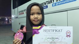 Adilah Ghina Syafira, siswi Fathimah International Elementary School (FIES) Sumenep yang lolos Final Nasional Kompetisi Matematika Sains dan Inggris (KMSI) 2025.