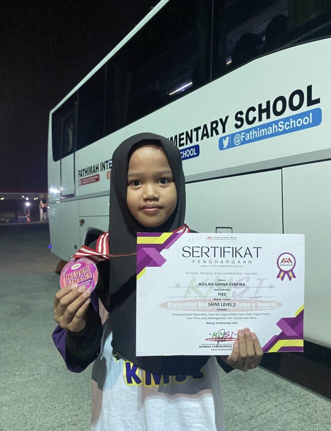 
					Adilah Ghina Syafira, siswi Fathimah International Elementary School (FIES) Sumenep yang lolos Final Nasional Kompetisi Matematika Sains dan Inggris (KMSI) 2025.