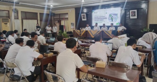
					SERIUS: Para aparatur sipil negara (ASN) saat mengikuti kegiatan Bimtek yang digelar Diskominfo Sumenep. FOTO/Diskominfo