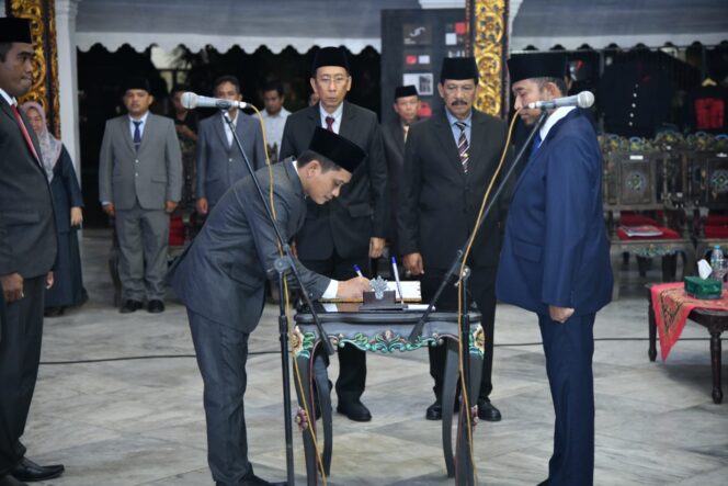 
					Lima Komisioner KI Sumenep Resmi Dilantik, Bupati Tekankan Transparansi dan Independensi